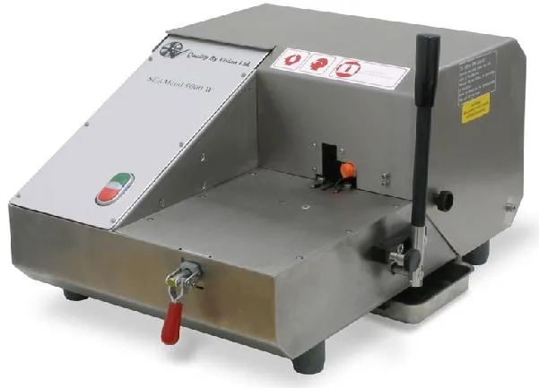 TBS-4M: Cortador/serra manual para latas de 2 ou 3 peças